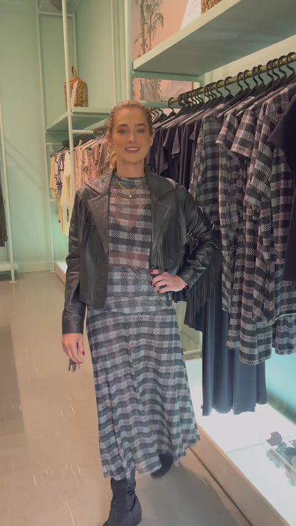 Saia Laise Tule Chess